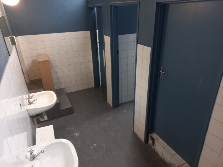 To Let commercial Property for Rent in Paarden Eiland Western Cape